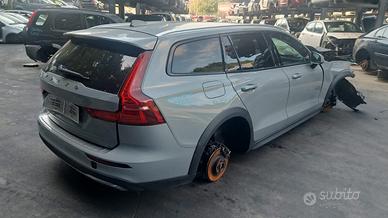 VOLVO V60 2024 SOLO PER RICAMBI