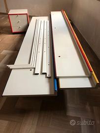 Scrivania/libreria per camera bambini/ragazzi