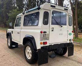 Defender - Land Rover 90