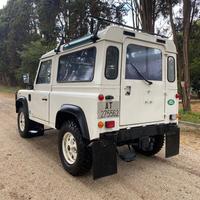 Defender - Land Rover 90
