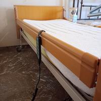 Letto sanitario elettrico e materasso antidecubito