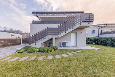 Appartamento di 111 m² con 4 locali e box auto a D