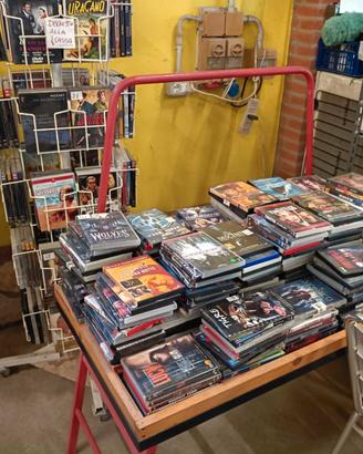 Svednita DVD e CD al Centro Affari di Bresega