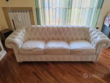 Divano Chesterfield 3 Posti - Da restaurare