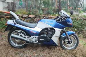 Kawasaki GPZ 900