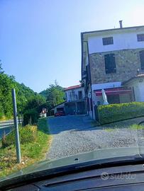 Privato vende appartamento Varano de melegari