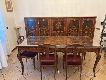 Sala da pranzo vintage in stile Maggiolini