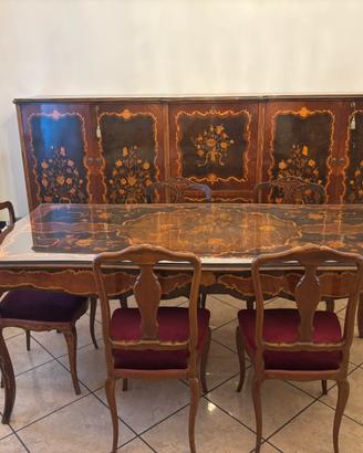 Sala da pranzo vintage in stile Maggiolini