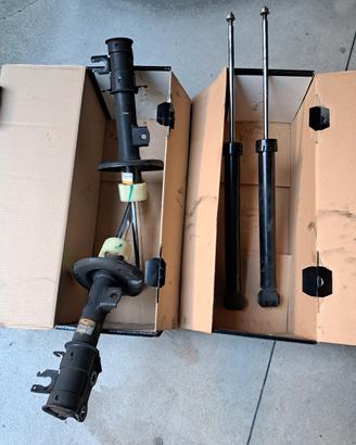 kit 4 ammortizzatori  Fiat Grande Punto 1.3 Mjet
