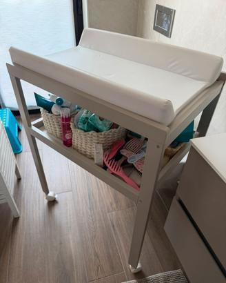 Mobile fasciatoio in legno