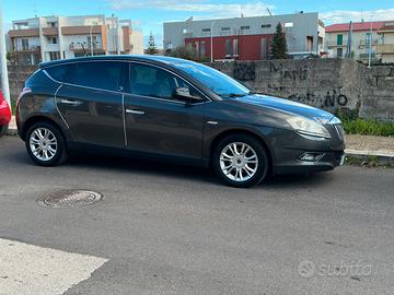 Lancia Delta 1.6 120 cv