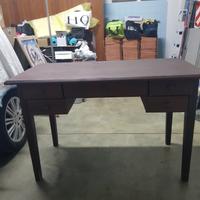 Scrivania  in legno color noce cm.122 x 65