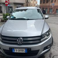 Auto Tiguan