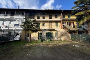 CASA DI CORTE A STRAMBINO