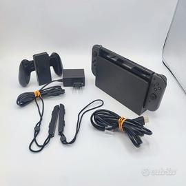 Nintendo Switch V1 completa di accessori e cavi 