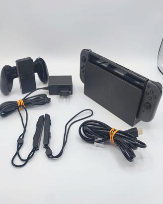 Nintendo Switch V1 completa di accessori e cavi 