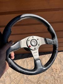 Volante Momo Race Pelle