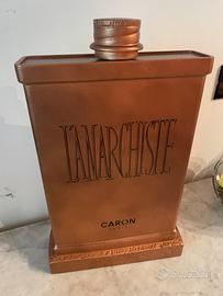 Profumo gigante da vetrina