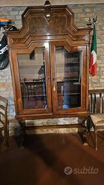 Antica credenza Vittoriana