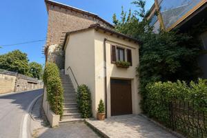 2 LOCALI A VASANELLO