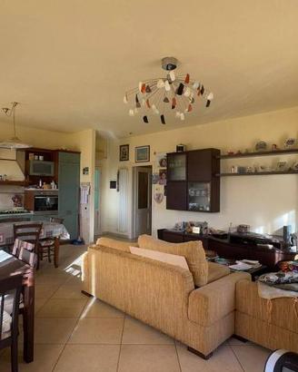 Appartamento di 130 m² con 4 locali a Montignoso