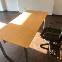 Scrivania con sedia ufficio