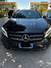 Mercedes GLA 200d night edition