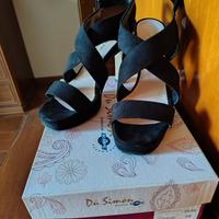 Sandali neri scamosciati tacco alto