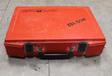 Utensile pressatubi multistrato