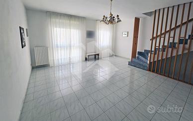 Villa a schiera Zona Porticone - RIF.23597