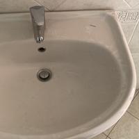 Lavello - 2 sanitari - lavatoio