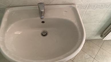 Lavello - 2 sanitari - lavatoio