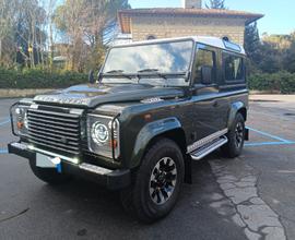 Land Rover Defender 90 2.4 TD4 Station Wagon E