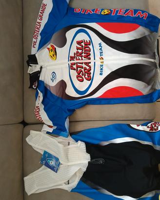 abbigliamento bici da corsa 