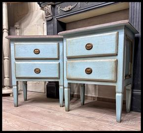 Coppia di comodini rivisitati