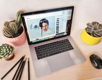 MacBook Pro 15" i7 512GB Ram 16 Batteria NUOVA