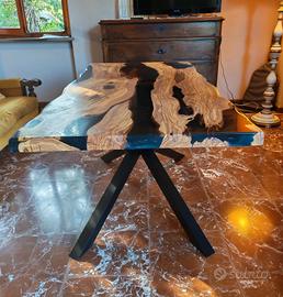 🌿 Tavoli in legno e resina 