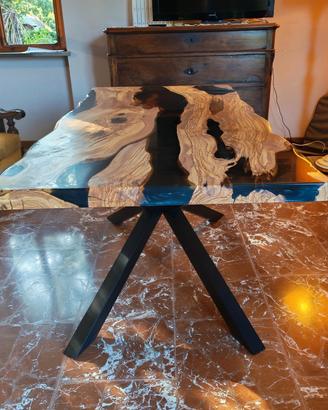 🌿 Tavoli in legno e resina 