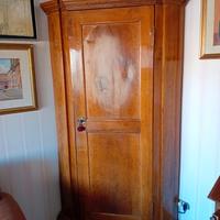 Mobile d'angolo cantonale