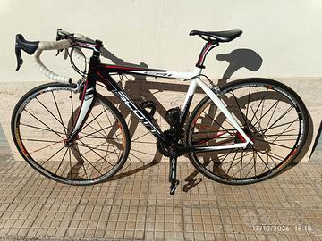 Bici da corsa Scott CR1 Carbon