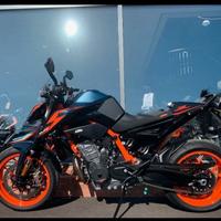 Duke 890 R 121cv LC8c