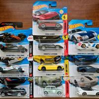 Lotto di 10 Hot Wheels (con Ferrari 12cilindri)