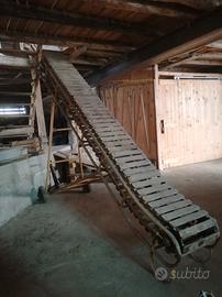 Nastro elevatore balle di fieno