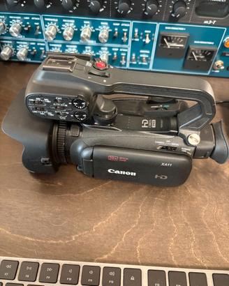 Canon XA11 - Videocamera Full HD (anno 2020)