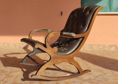 Poltrona a dondolo vintage anni 60/70 in faggio