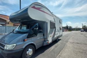 Camper mansardato