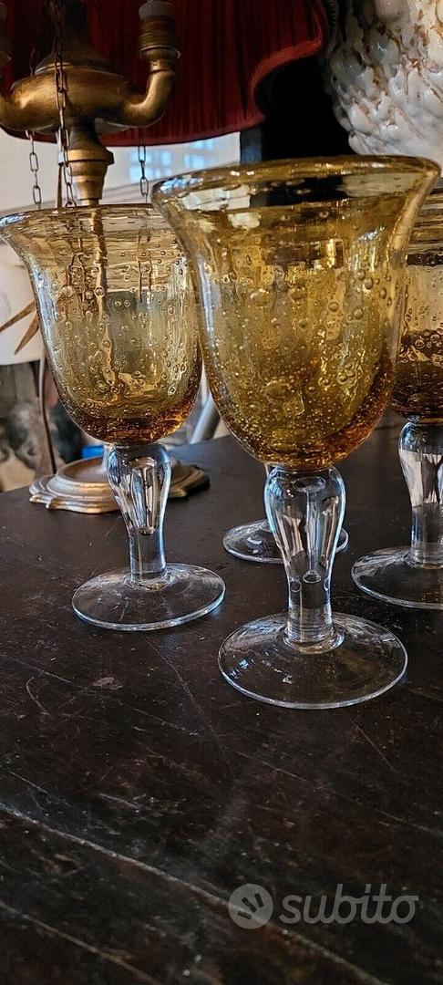 Bicchieri rossi di tendenza, per una tavola natalizia e non solo