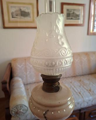 Lampada antica ad olio
