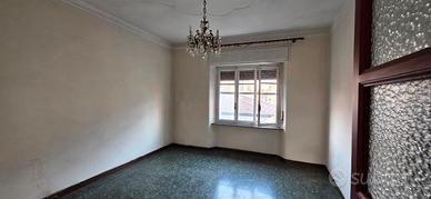 Appartamento 7 locali + giardino - parz. arredato