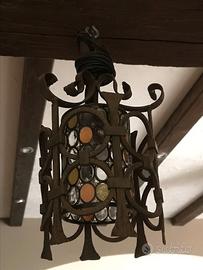Lampadario in ferro battuto